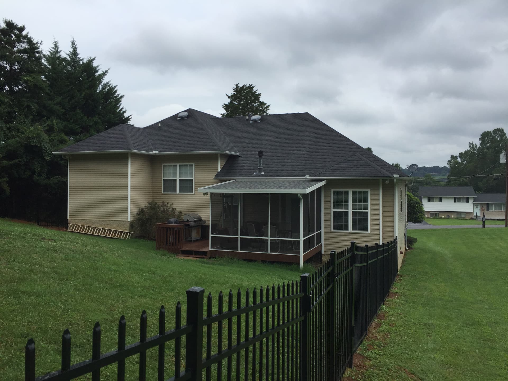 Why More Farragut Homeowners Are Choosing Screen Porches